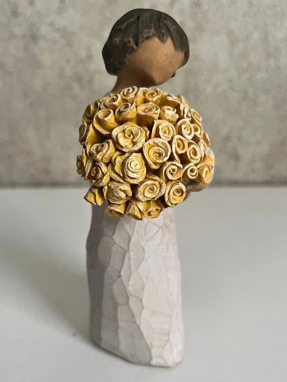 Willow Tree Good Cheer Figurine 2015 Susan Lordi Yellow Roses Retired